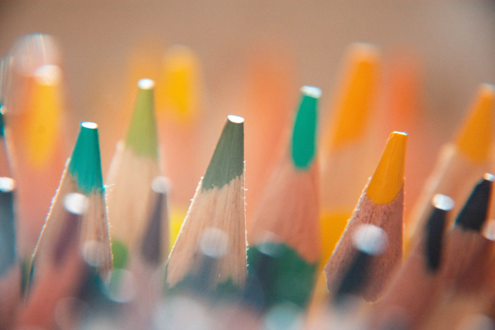 Gamme de couleur, crayons de couleur pour livre de coloriage